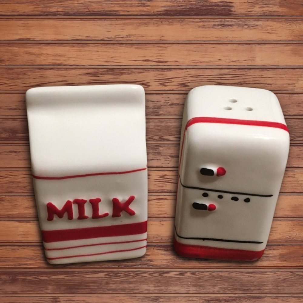 Cracker Barrel Retro Milk and Fridge Salt and Pepper Shakers